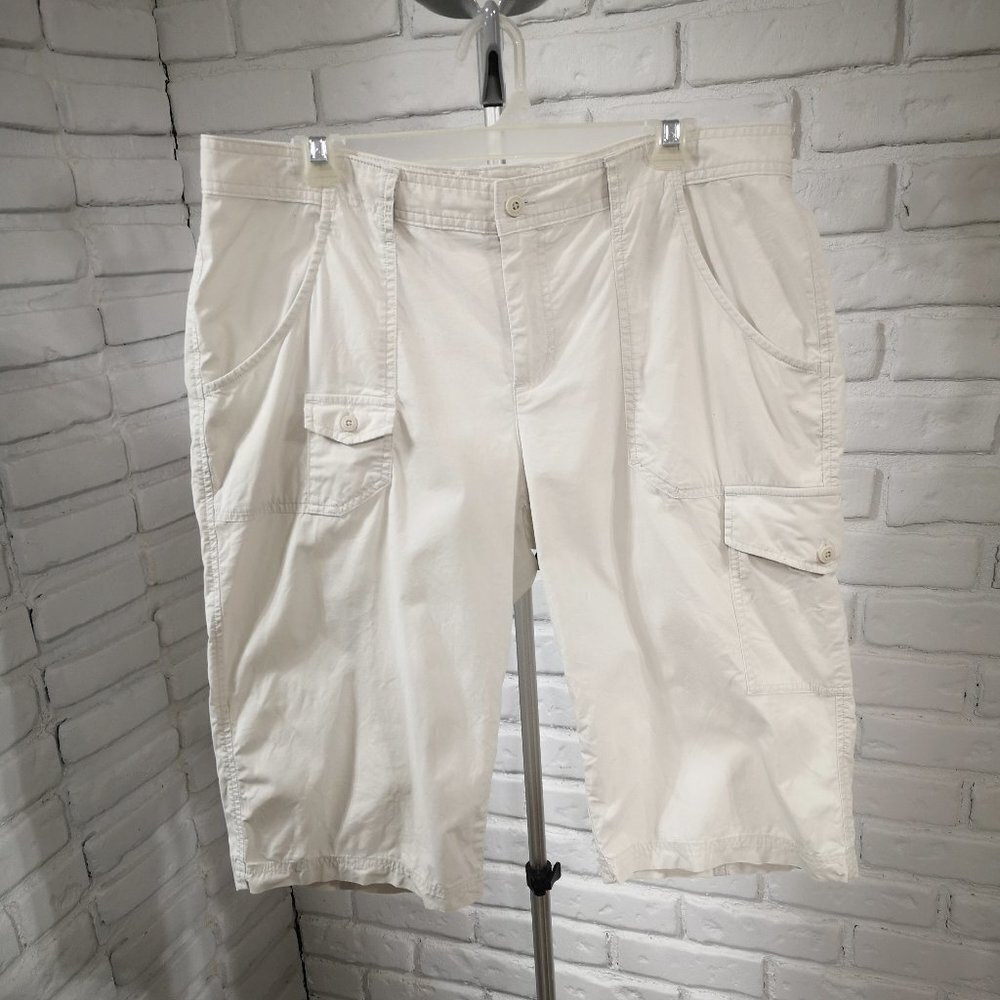 Columbia Sportswear Co. Ladies Size 14  X.C.O. Cream Color Capri Pants